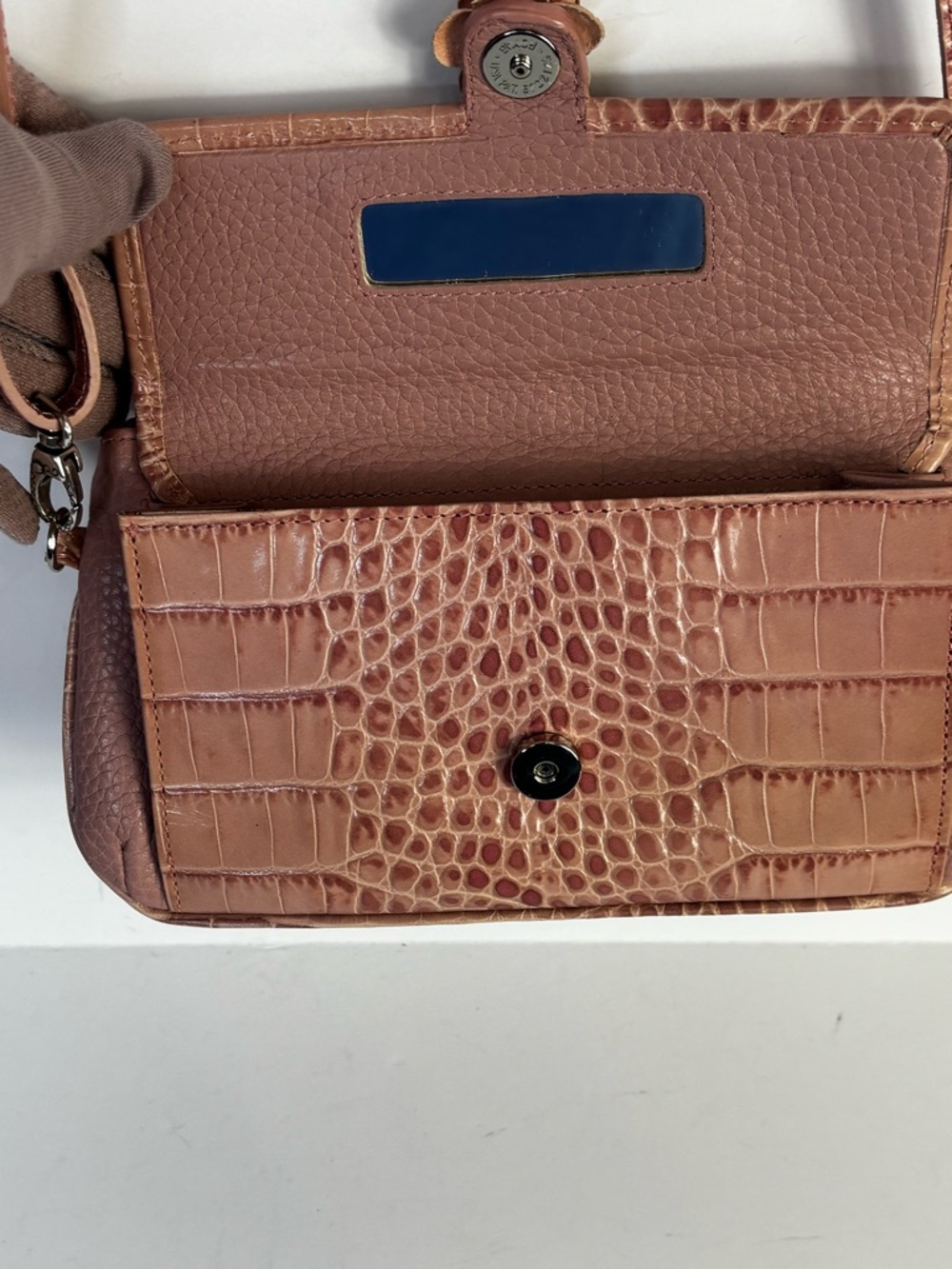 Brighton Croc-Embossed Leather Crossbody Wallet Organizer Dusty Rose Pink - Picture 5 of 10